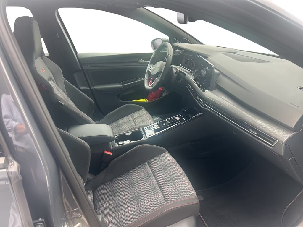 Volkswagen Golf VIII 2.0 TSI DSG GTI 2024